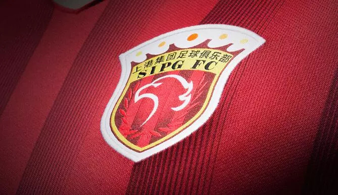 足协杯官方发布决赛纪念产品：纪念徽章38元，围巾58元（足协杯官宣决赛纪念周边：徽章38元、围巾58元）