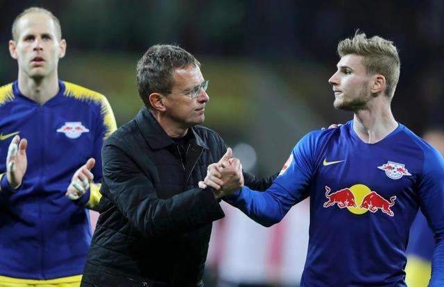 篮球篮网球队训练赛完成