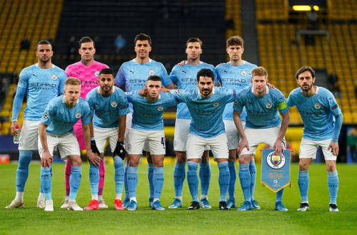 詹姆斯关键上篮锁定胜利