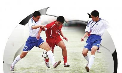 脚后跟停球+倒钩解围，阿拉伯杯上阿尔及利亚一后卫防守尽显球技