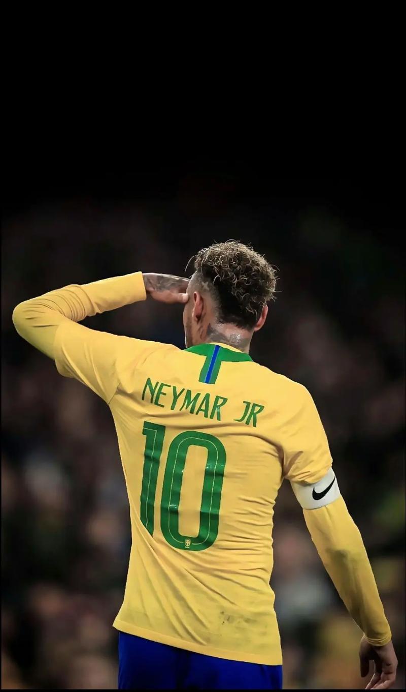 图片报：基米希因脚踝问题无法完整参加训练，本轮可能当替补（图片报：基米希脚踝不适仅部分合练，本轮或先任替补）