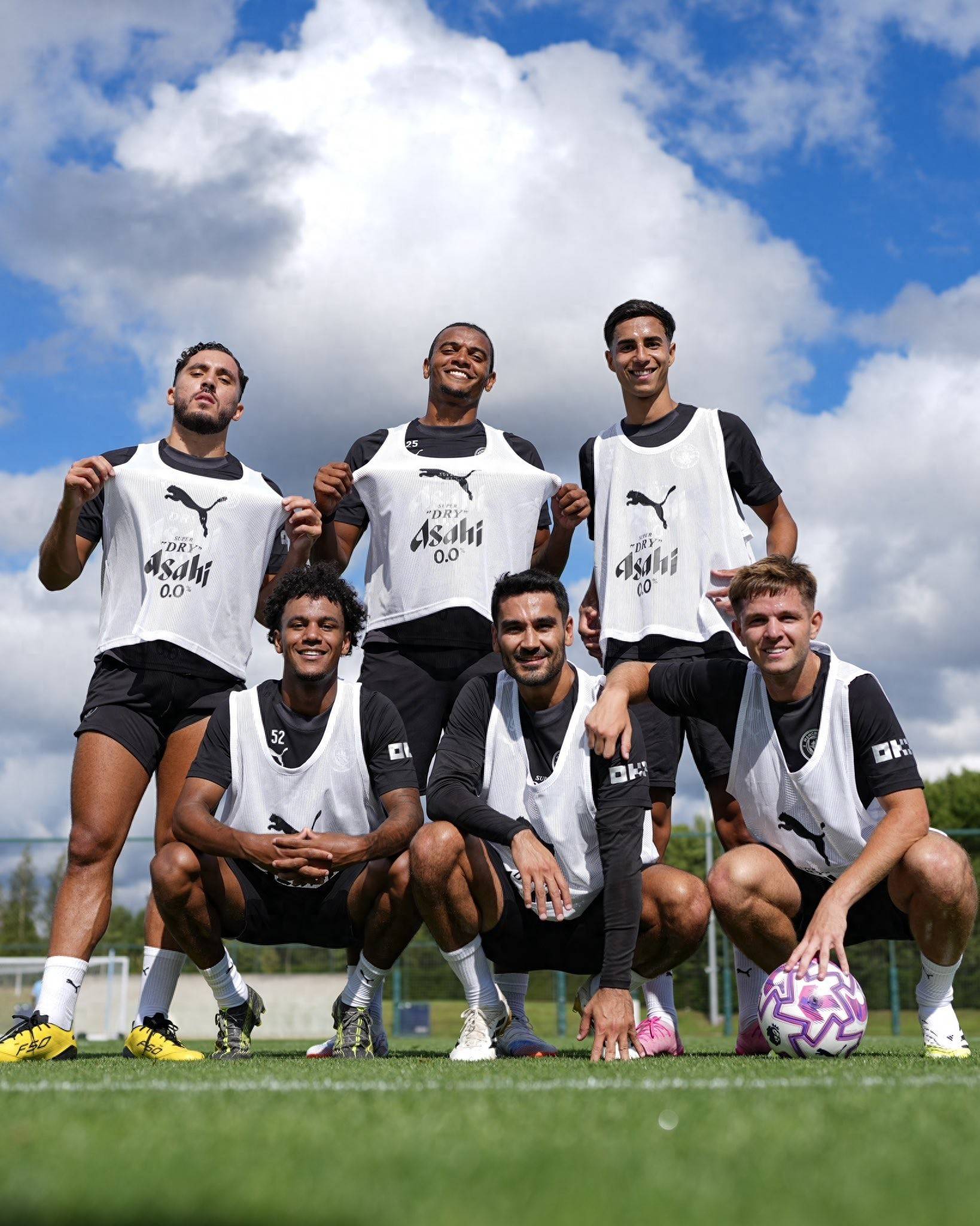 欧冠夺冠赔率：巴萨微弱优势领跑 巴黎力压枪手（欧冠冠军赔率：巴萨以微弱优势居首，巴黎力压阿森纳）