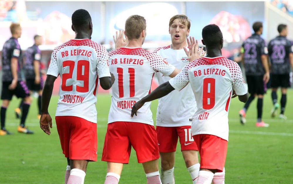 德甲替补戴帽，凯恩是继9分钟5球的莱万之后拜仁第二人（替补上演帽子戏法，凯恩成莱万9分钟五球后拜仁队史第二人）