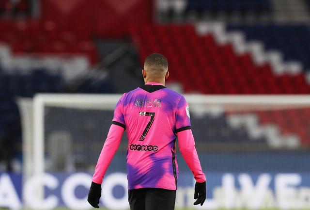 意甲半场：内雷斯双响，那不勒斯3-0亚特兰大（半场战报：内雷斯梅开二度，那不勒斯3比0领先亚特兰大）