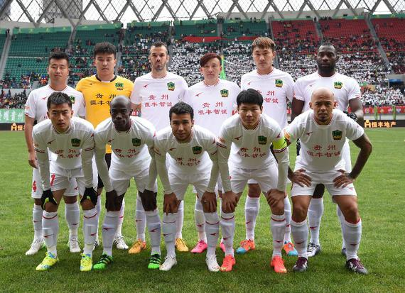 河南决战国安！三位久违强援露面，王刚单独挑大梁，新金主现场督战