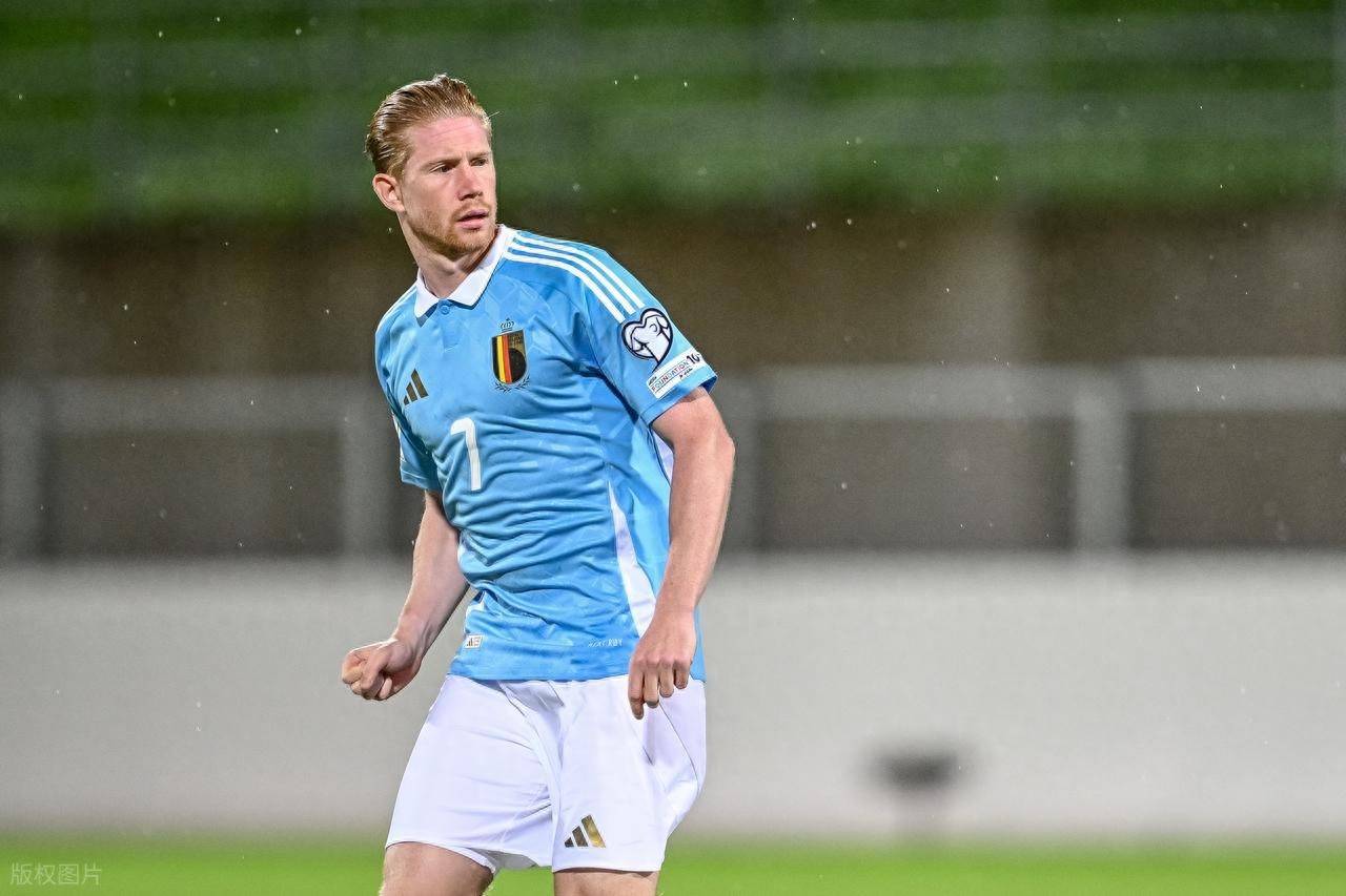 黑暗骑士上身，一哥斯达黎加球队推出与蝙蝠侠的联名球衣