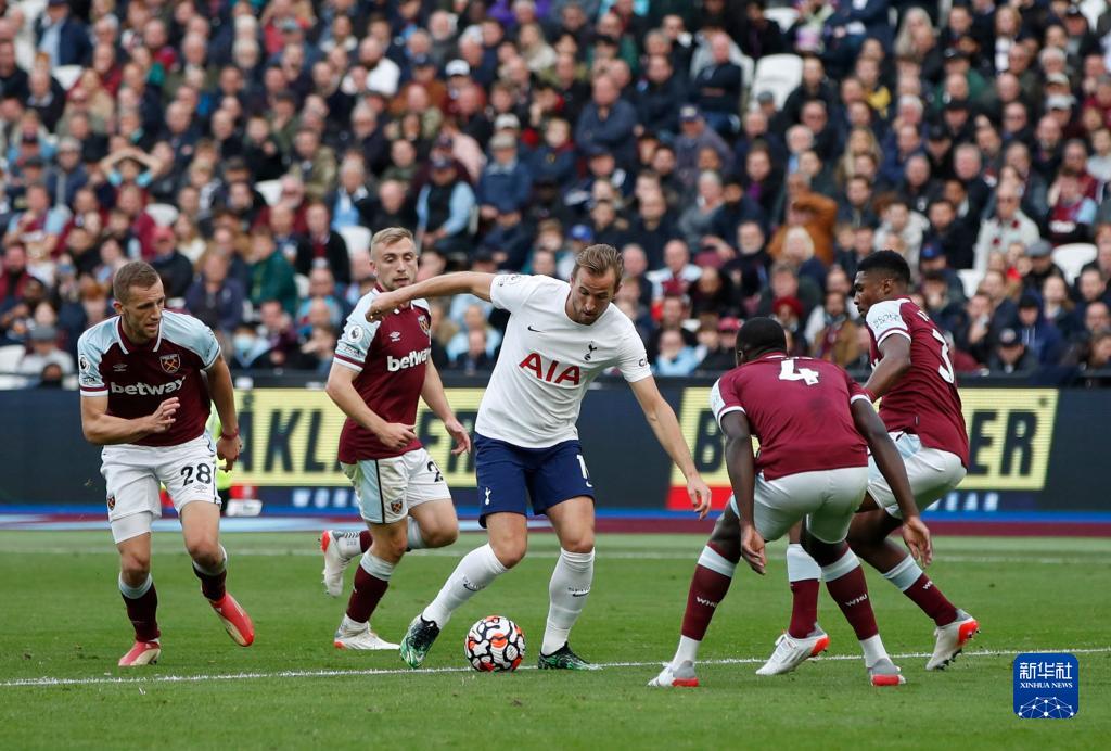 34岁306天，马赫雷斯成为非洲杯历史上最年长双响破门的球员（34岁306天，马赫雷斯创非洲杯最年长梅开二度纪录）