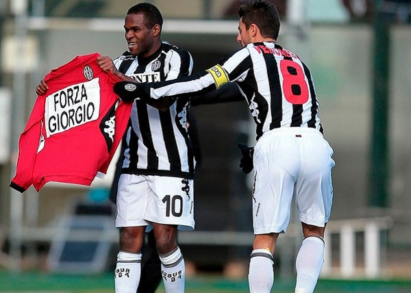 半场战报：国安2-0亚泰，塞尔吉尼奥破旧主，法比奥点射